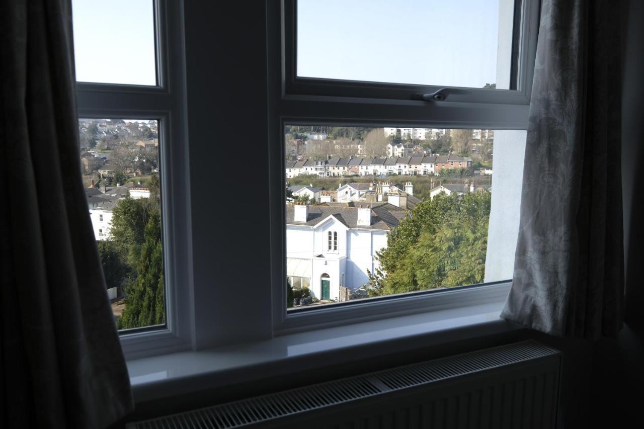 Heathcliff House B&B Exclusively For Adults Free Large Carpark Torquay Extérieur photo