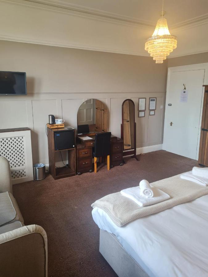 Heathcliff House B&B Exclusively For Adults Free Large Carpark Torquay Extérieur photo