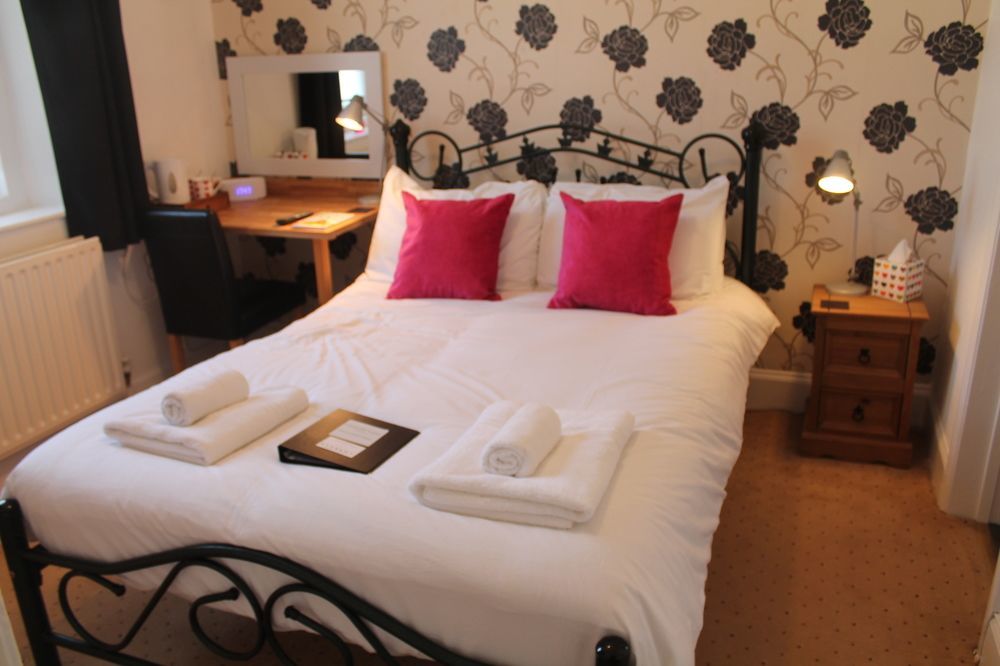 Heathcliff House B&B Exclusively For Adults Free Large Carpark Torquay Extérieur photo