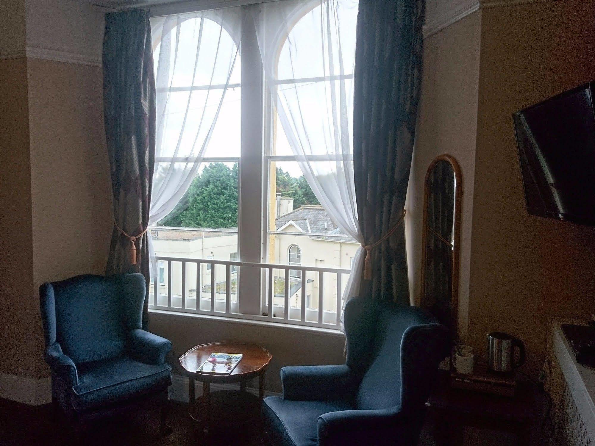 Heathcliff House B&B Exclusively For Adults Free Large Carpark Torquay Extérieur photo